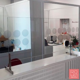 Mampara mostrador de vidre fabricada a mida per al client