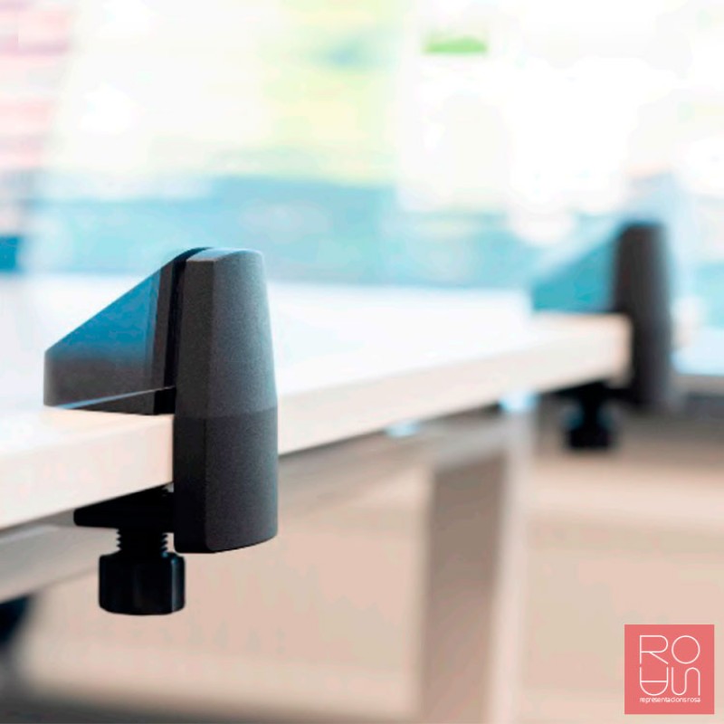 Pinces per a superfícies d'escriptori