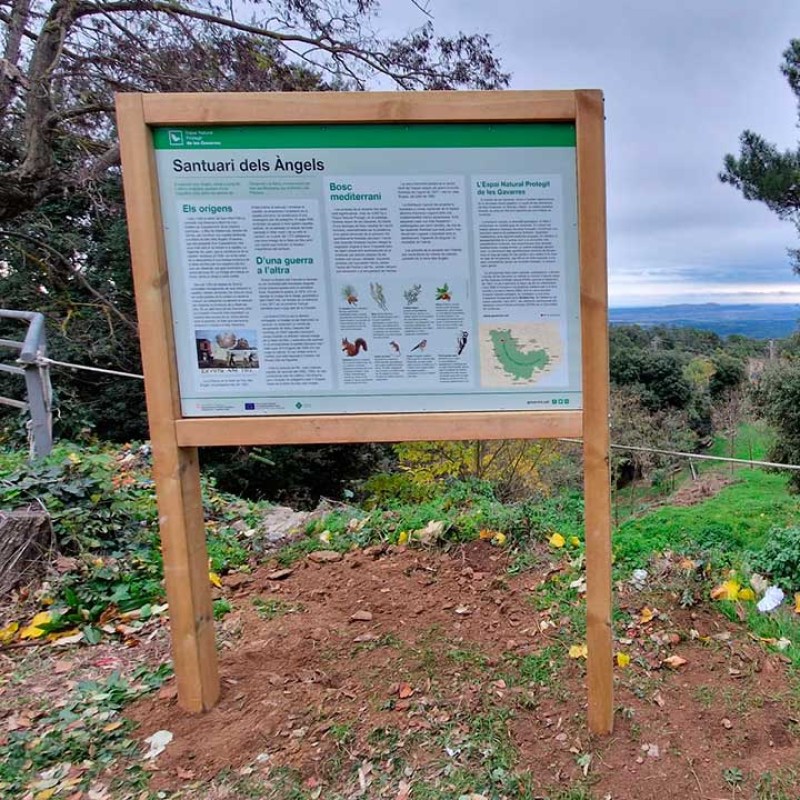 Cartellera per espais naturals protegits - prohibit el pas